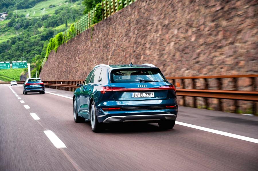 Audi e-tron 55 Quattro 2019 года  (WW) (фото 355 из 452)